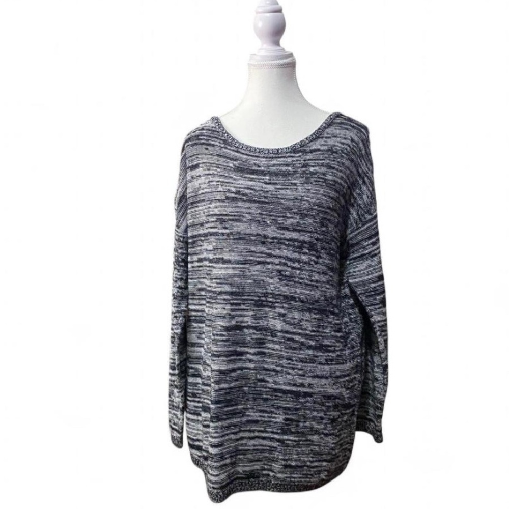 Old Navy Women's Black and White Marled Maternity Sweater